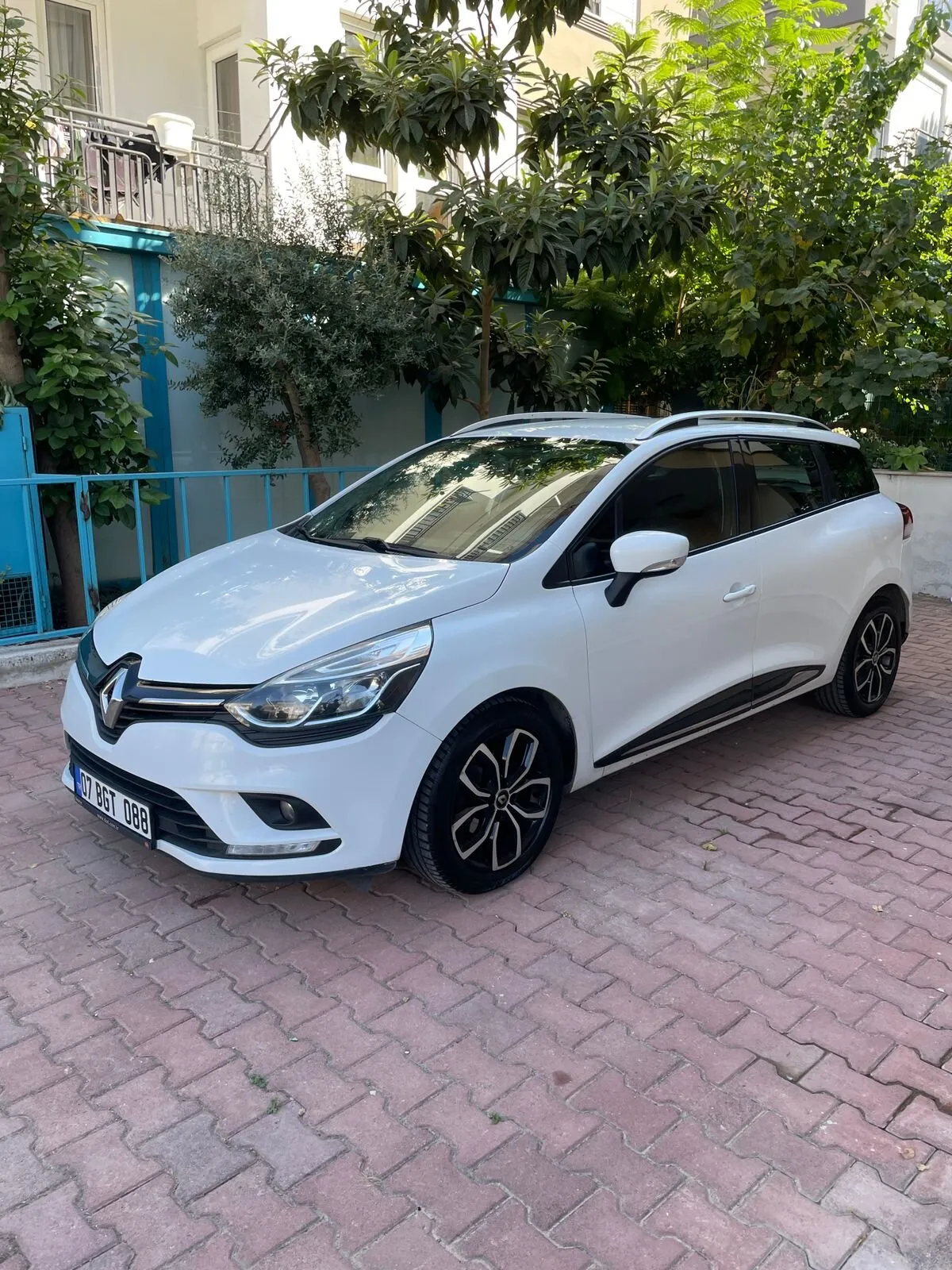 Renault Clio SportTourer 2017, аренда в Анталии